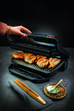 Moscow, Russia - October 04, 2019: Professional Electric Grill Tefal  Optigrill XL Contact Grill with Tray, Model Editorial Image - Image of  electric, computer: 178865120
